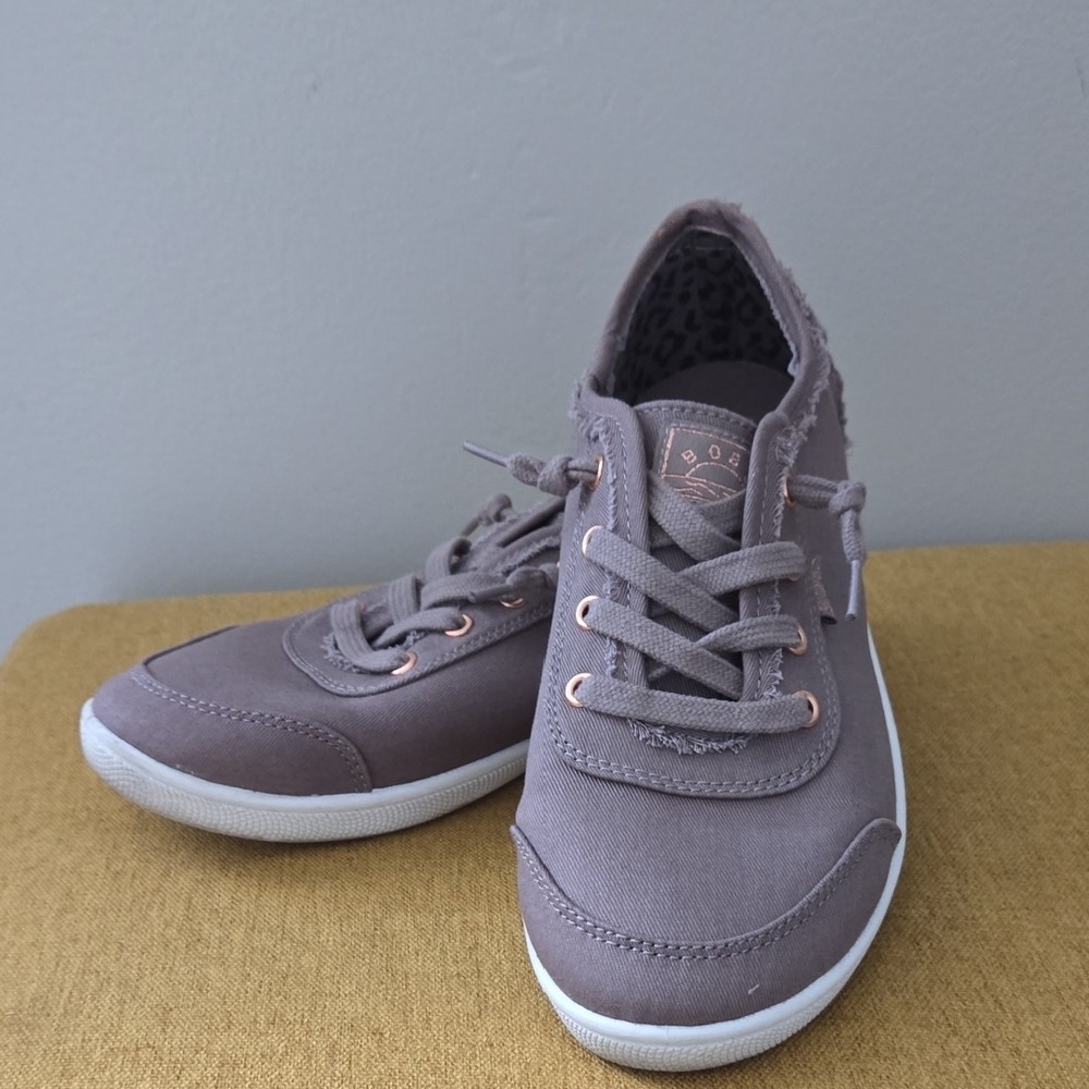 Skechers Tan Sneakers with Suede-Like Material and White Sole